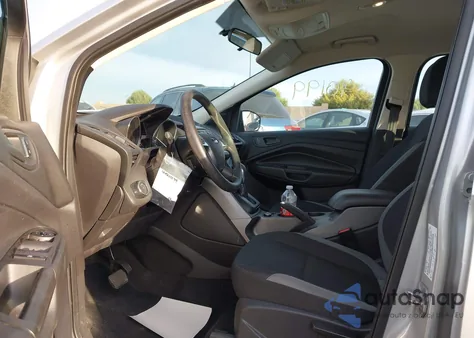 2014 Ford Escape S z USA, uszkodzony, nr VIN 1FMCU0F77EUA54316